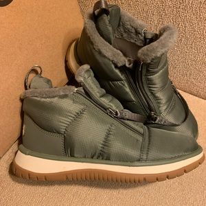Uug Lakesider Zip Puff Waterproof Ankle Boot